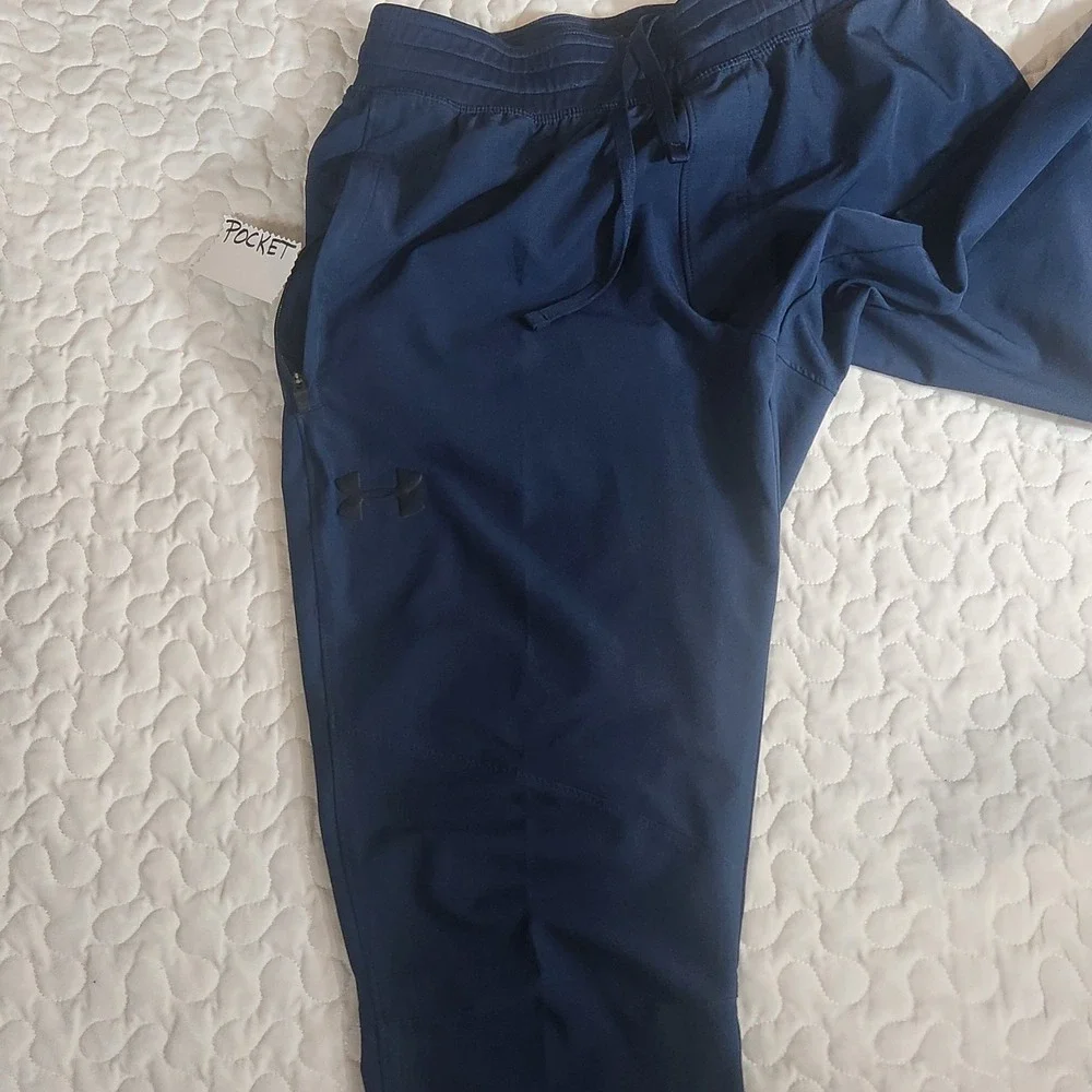 Under Armour excellent clean